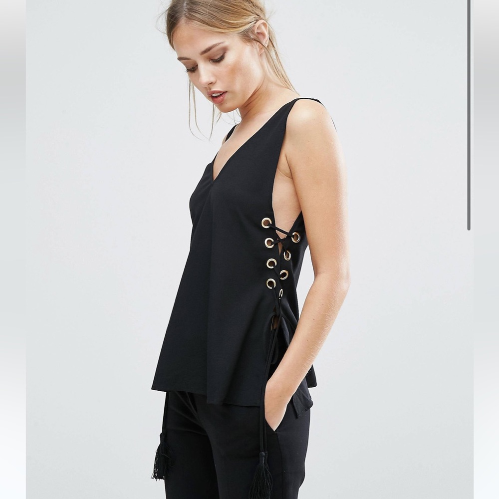 🆕 Finders Amos Top